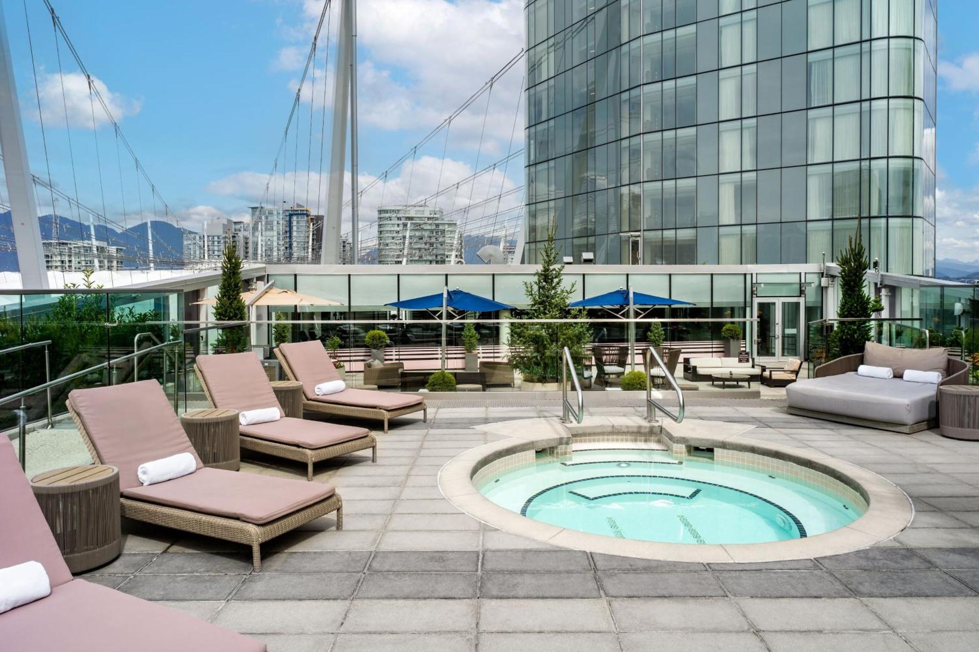 Jw Marriott Parq Vancouver Exterior photo